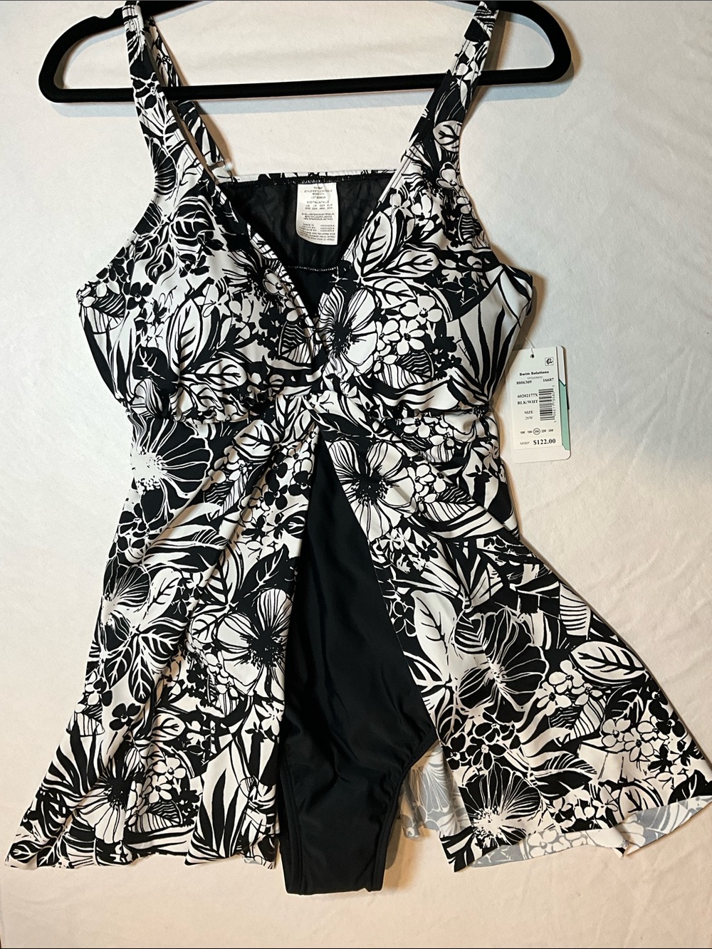 Macy’s Exclusive Padded Floral Adjustable Strap Swim One Piece Dress Size 20W - Picture 6 of 6